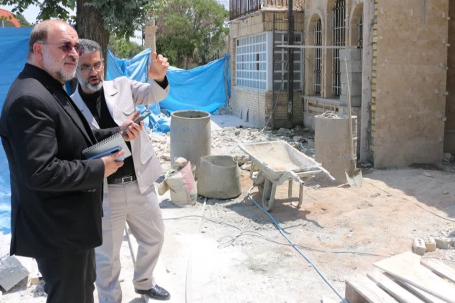 بازدید معاون فرهنگی کانون پرورش فکری کودکان و نوجوانان کشور از مراحل مرمت و بازسازی مرکز شماره 1 شیراز