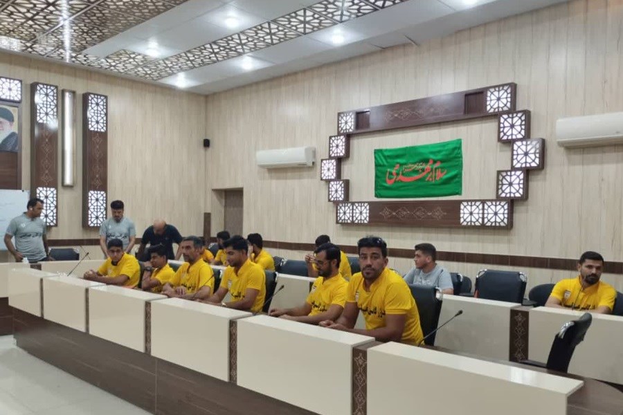 3 دوره آموزش همزمان داوری فوتبال در استان فارس برگزار شد