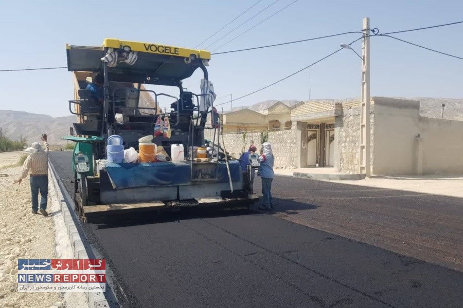 آغاز عملیات اجرای آسفالت معابر روستای آغصه شهرستان گراش