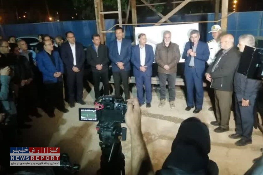 دکل فشار قوی بدون خاموشی در بلوار رحمت شیراز جا به جا شد