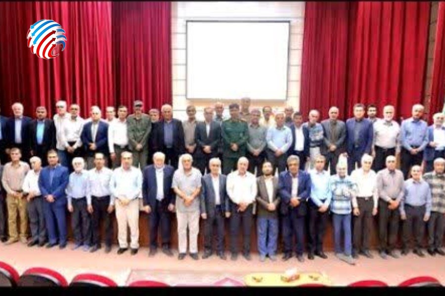 تجلیل از بازنشستگان ایثارگر و تأکید بر اجرای قانون کار در آیینی مشترک در لامرد