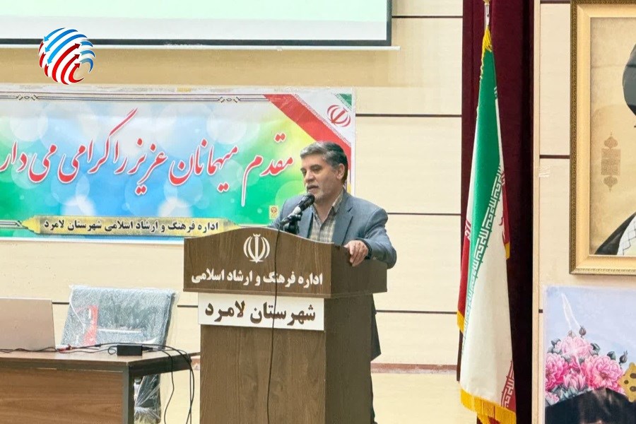 حضور مدیر و معاون سازمان حج و زیارت فارس در جمع پرشور زائران لامردی؛ سفر به سرزمین نور، با یاد شهدا آغاز شد