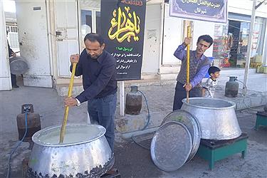 تصویر پخت یک تن و دویست کیلو حلیم نذری در شهر فال