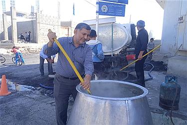 تصویر پخت یک تن و دویست کیلو حلیم نذری در شهر فال